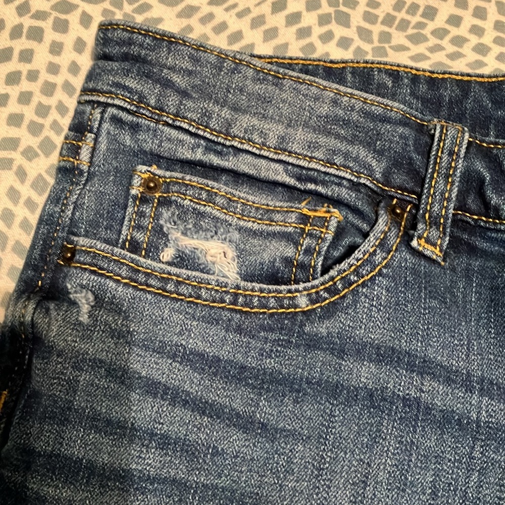 🥰3/$25 NWOT GAP Dark Indigo Rolled-Cuff Denim Shorts - Picture 2 of 5